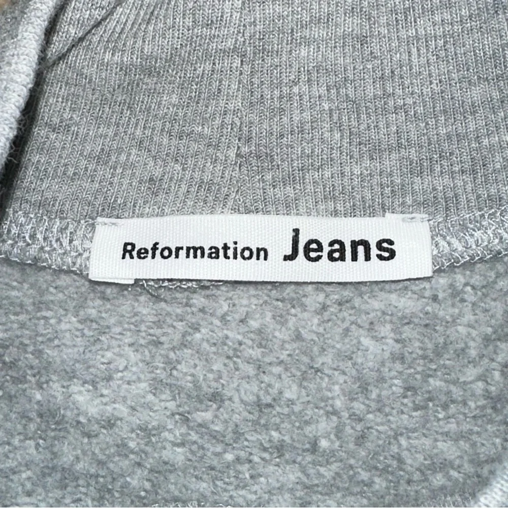 SOLD 💕Reformation Grey Mock Neck Oversized Pullover Sweatshirt - Picture 3 of 11